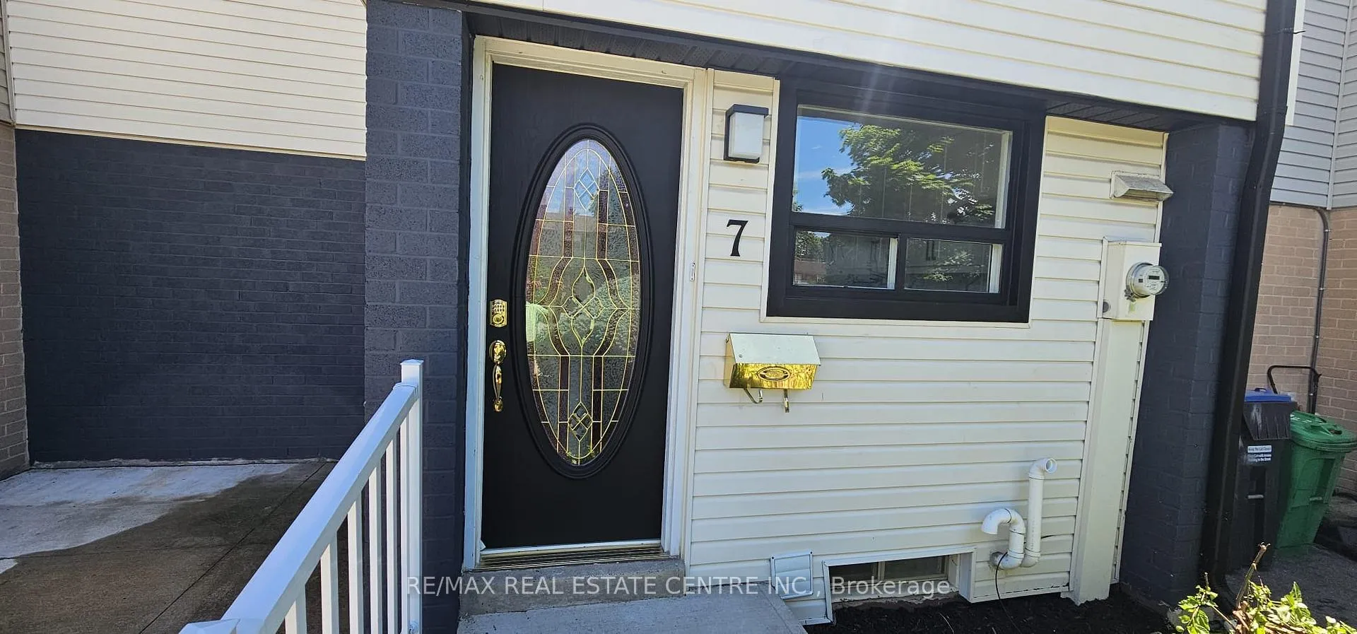 Photo 2 of 7 Great Oak Court, Brampton, Northgate — HOMEH