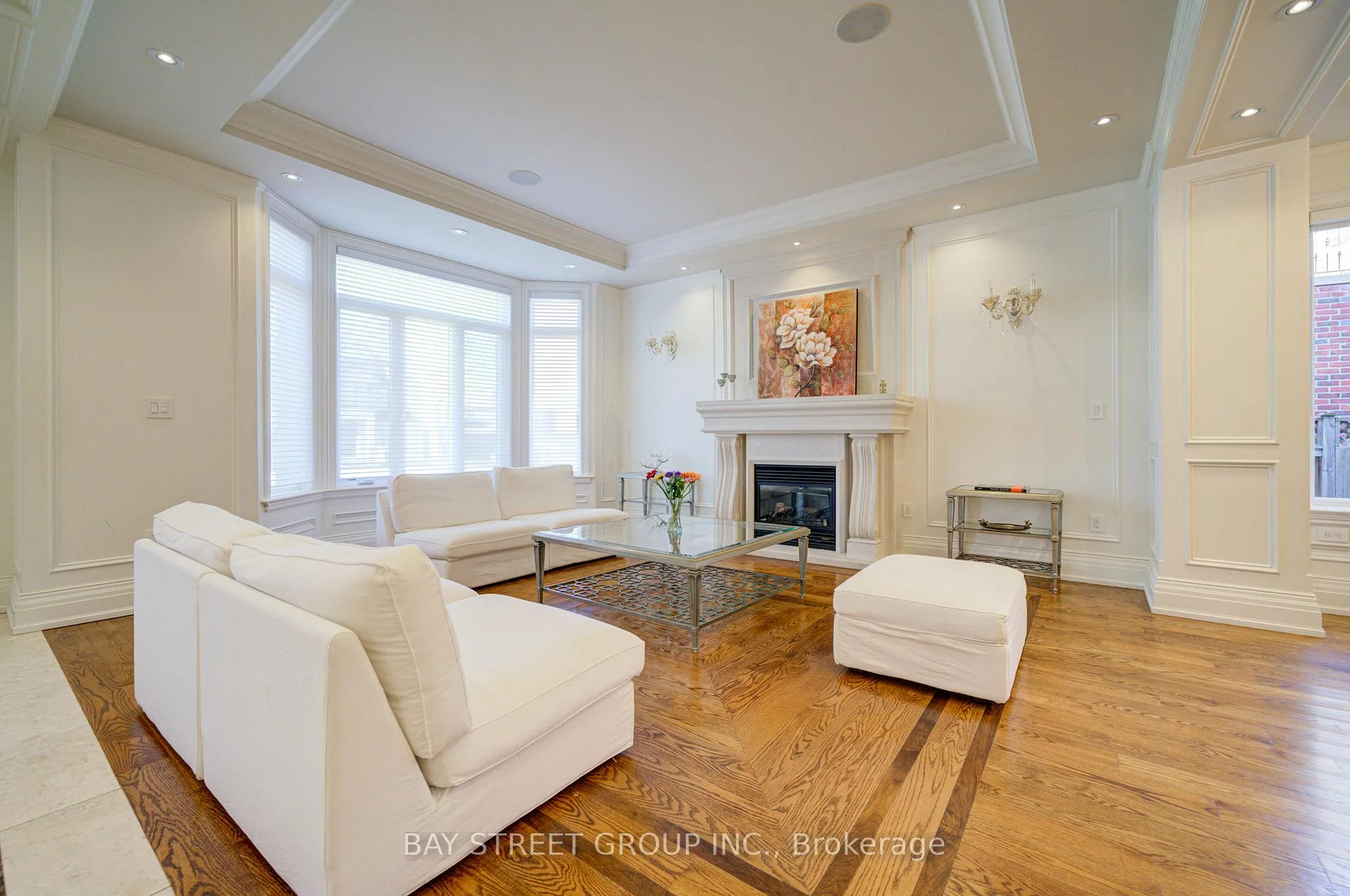 Photo 3 of 165 Krieghoff Avenue, Markham, Unionville — HOMEH