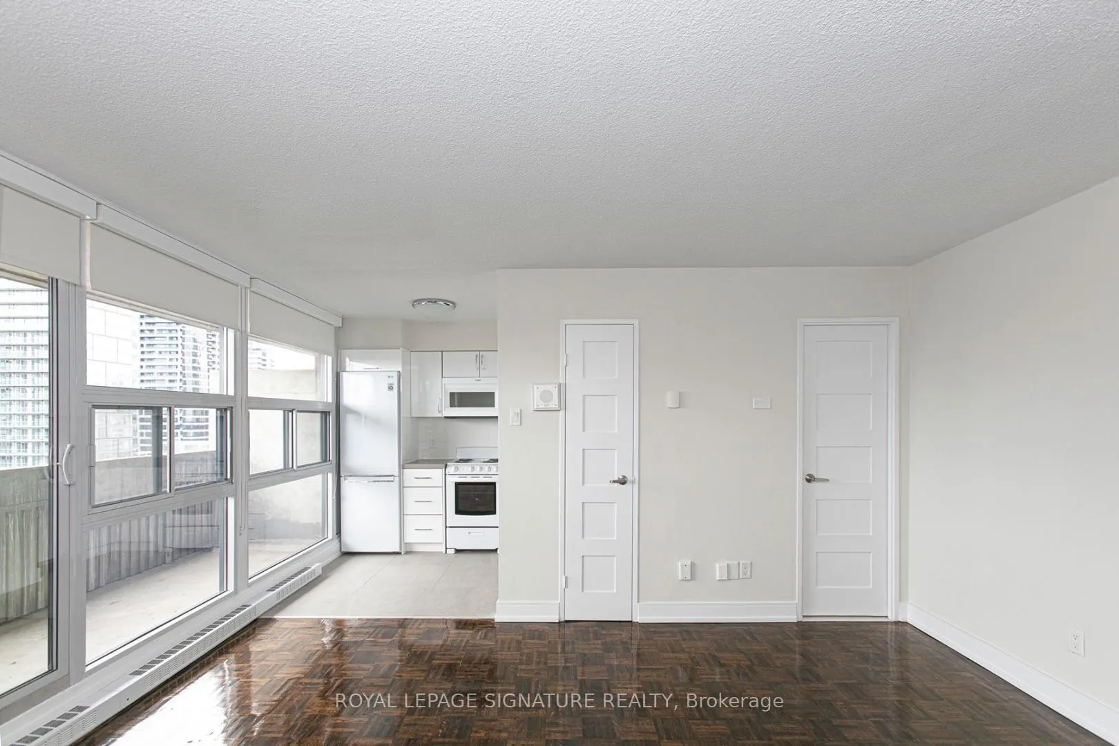 Photo 2 of Unit 203, 33 Isabella Street, Toronto, Church-Yonge Corridor — HOMEH