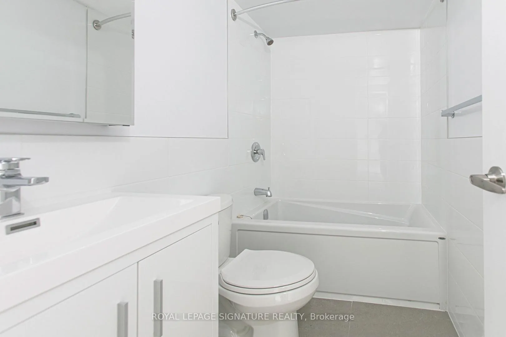 Photo 3 of Unit 203, 33 Isabella Street, Toronto, Church-Yonge Corridor — HOMEH
