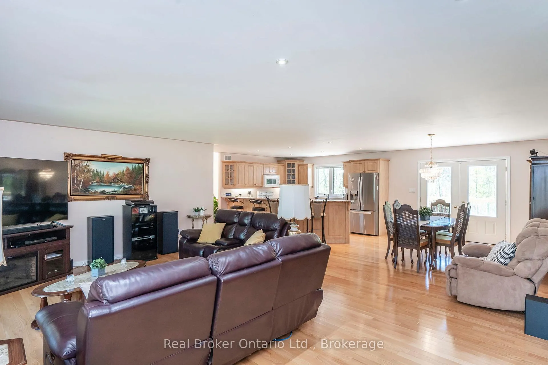 Photo 5 of 115 Mitchell's Beach Road, Tay, Victoria Harbour — HOMEH