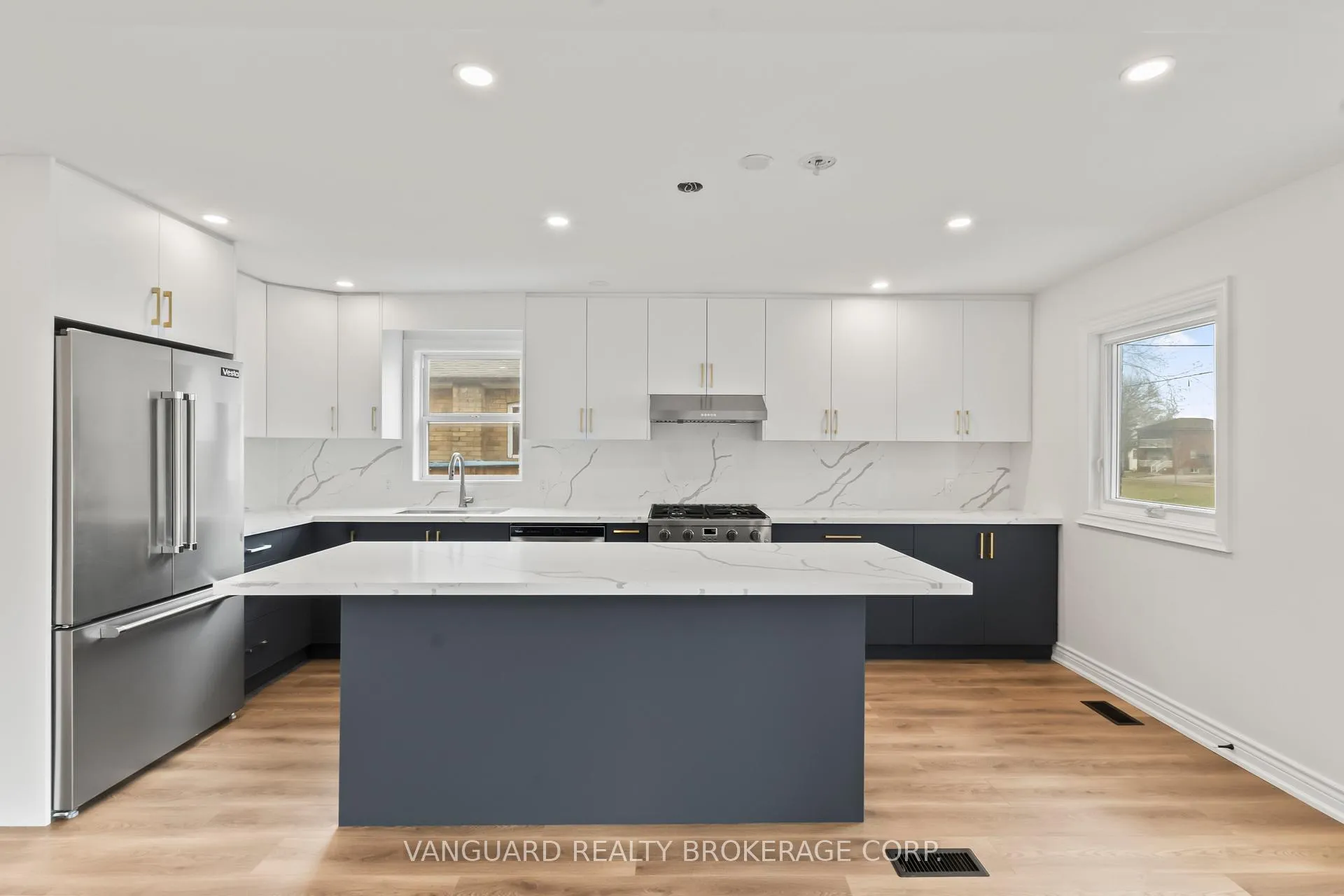Photo 6 of 69 Joyce Parkway, North York, Yorkdale-Glen Park — HOMEH