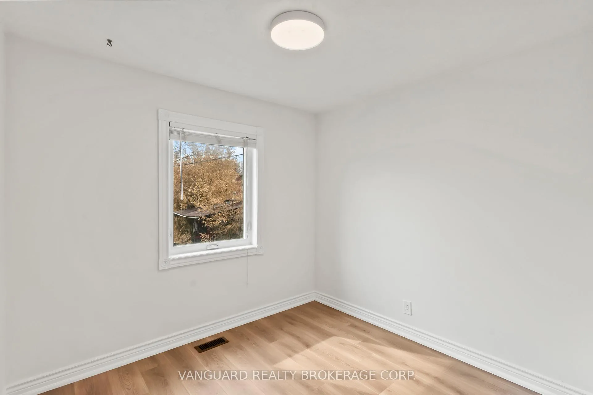 Photo 14 of 69 Joyce Parkway, North York, Yorkdale-Glen Park — HOMEH