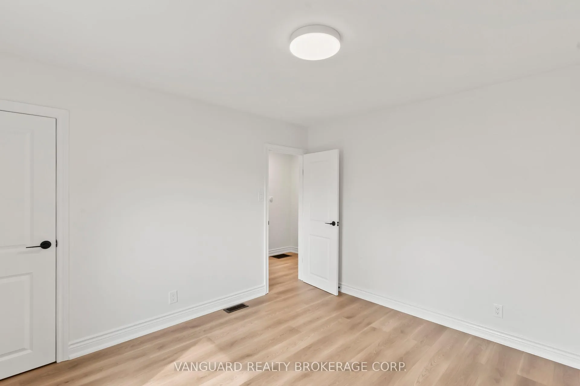 Photo 18 of 69 Joyce Parkway, North York, Yorkdale-Glen Park — HOMEH