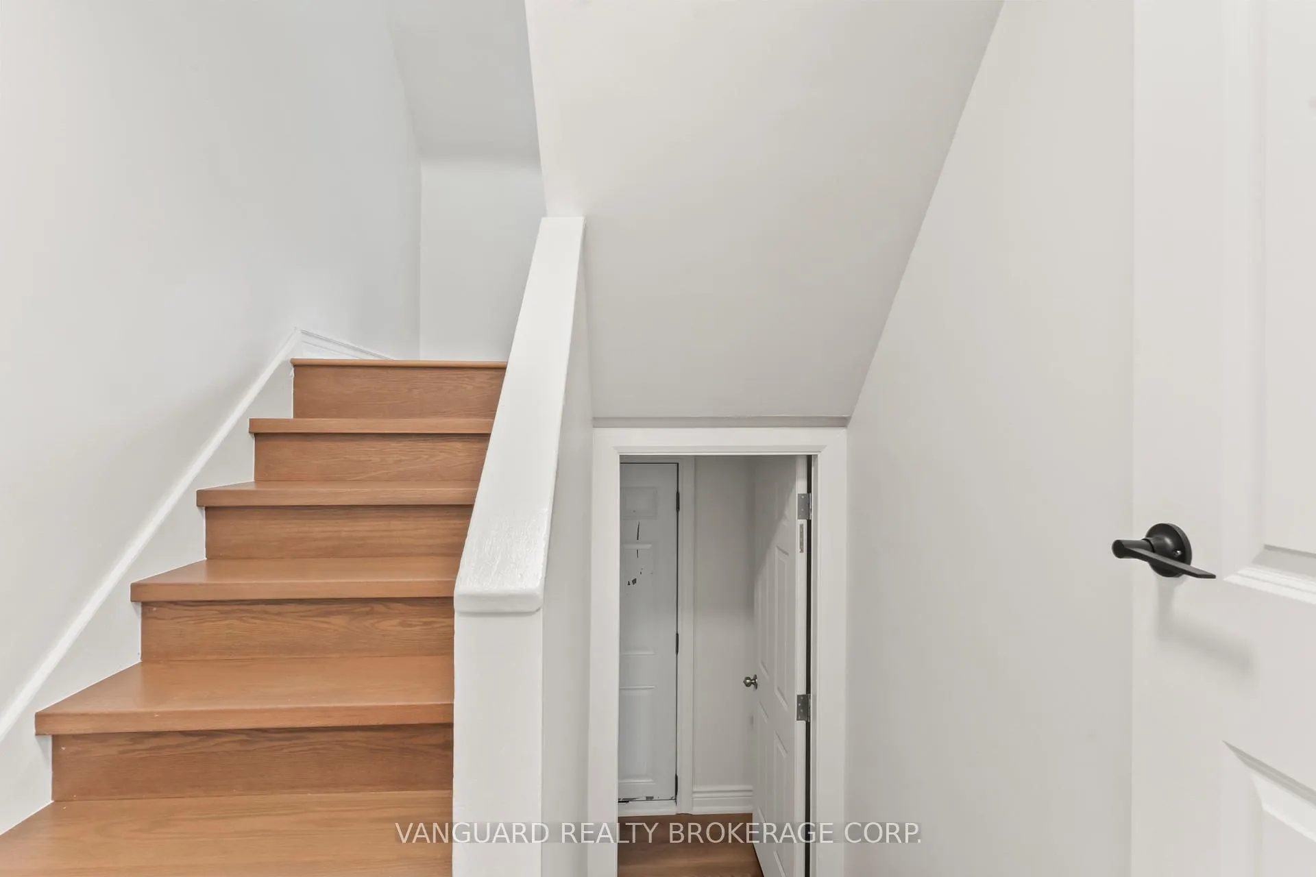 Photo 19 of 69 Joyce Parkway, North York, Yorkdale-Glen Park — HOMEH