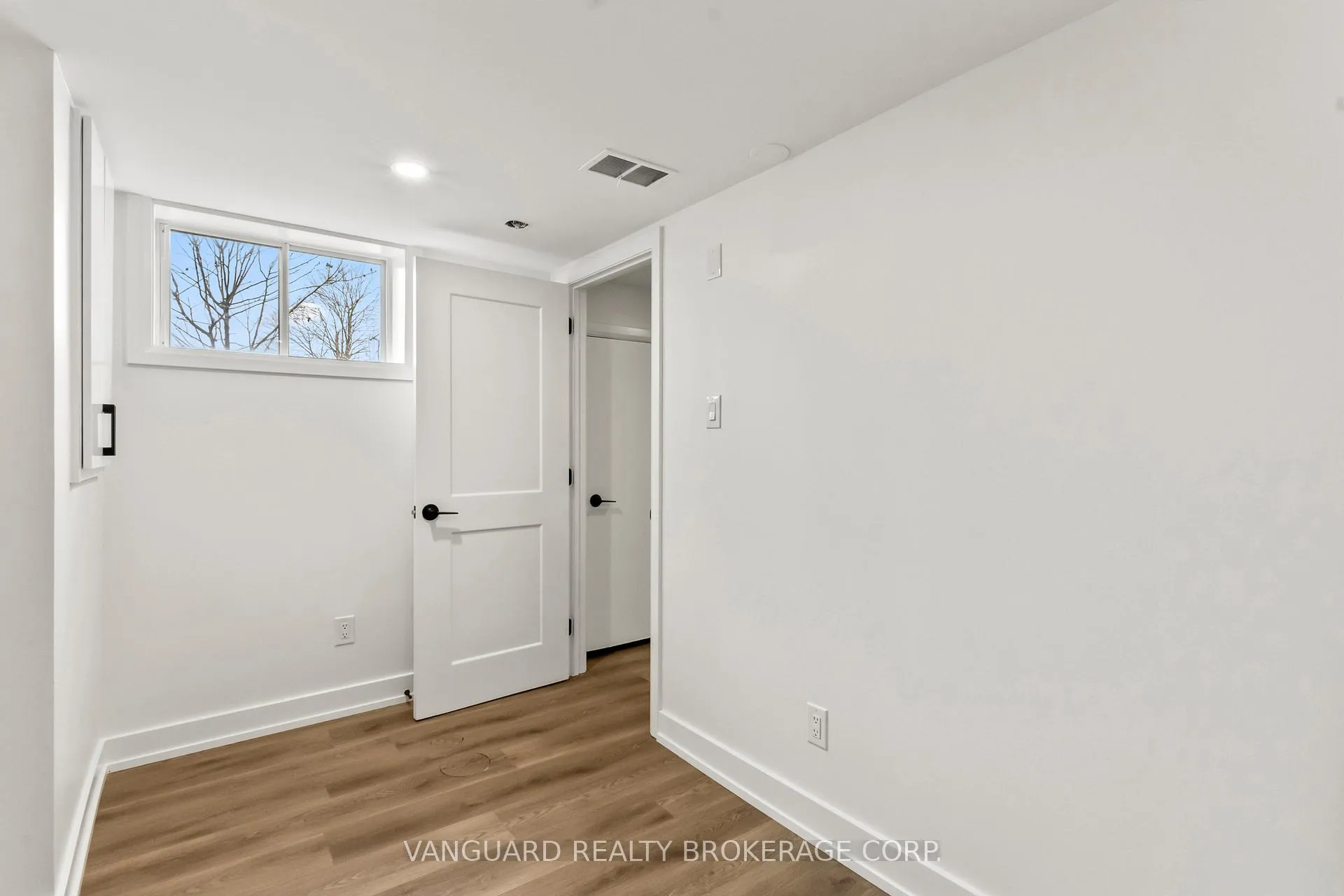 Photo 38 of 69 Joyce Parkway, North York, Yorkdale-Glen Park — HOMEH