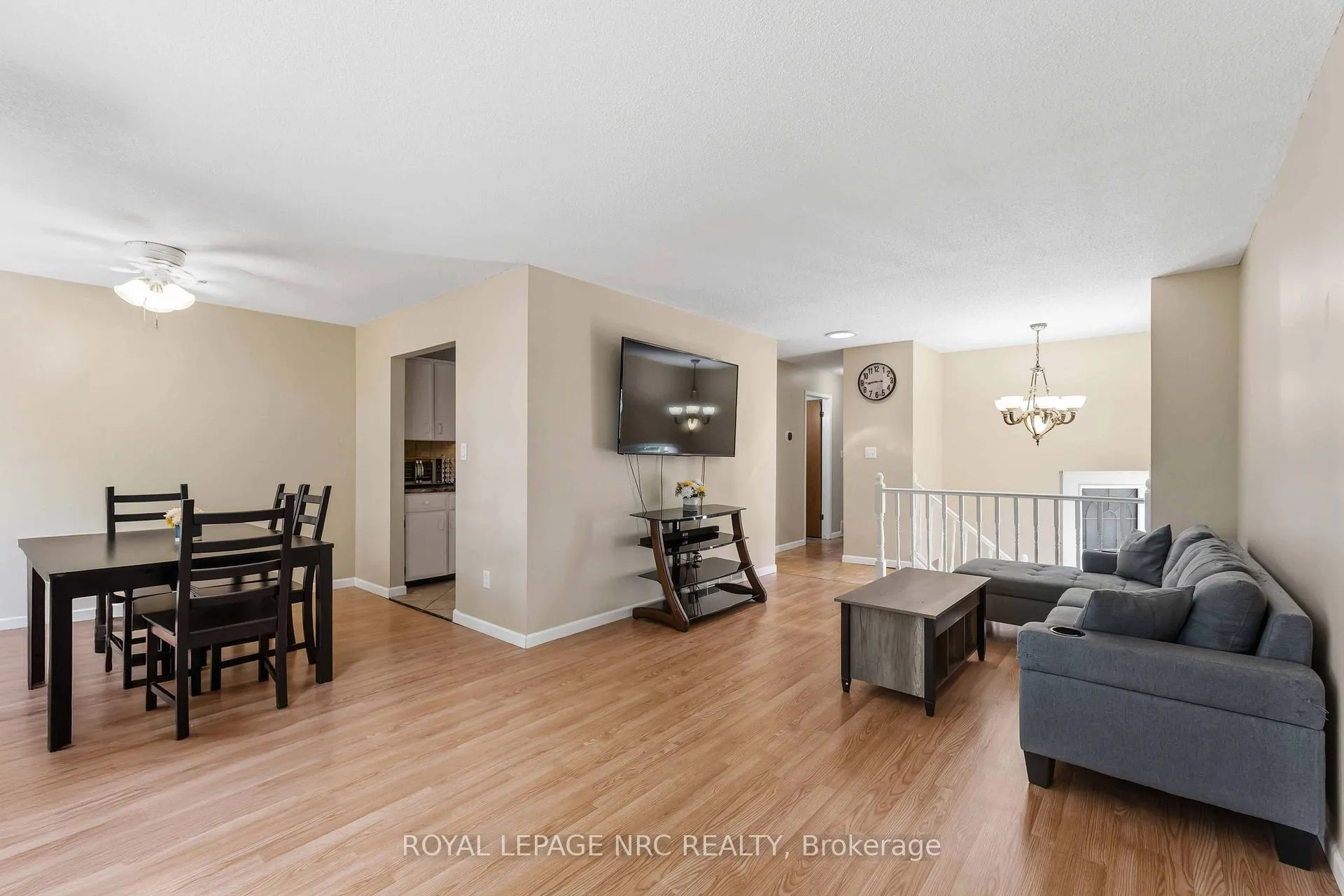 Photo 8 of 6583 Harmony Avenue, Niagara Falls, West Wood — HOMEH