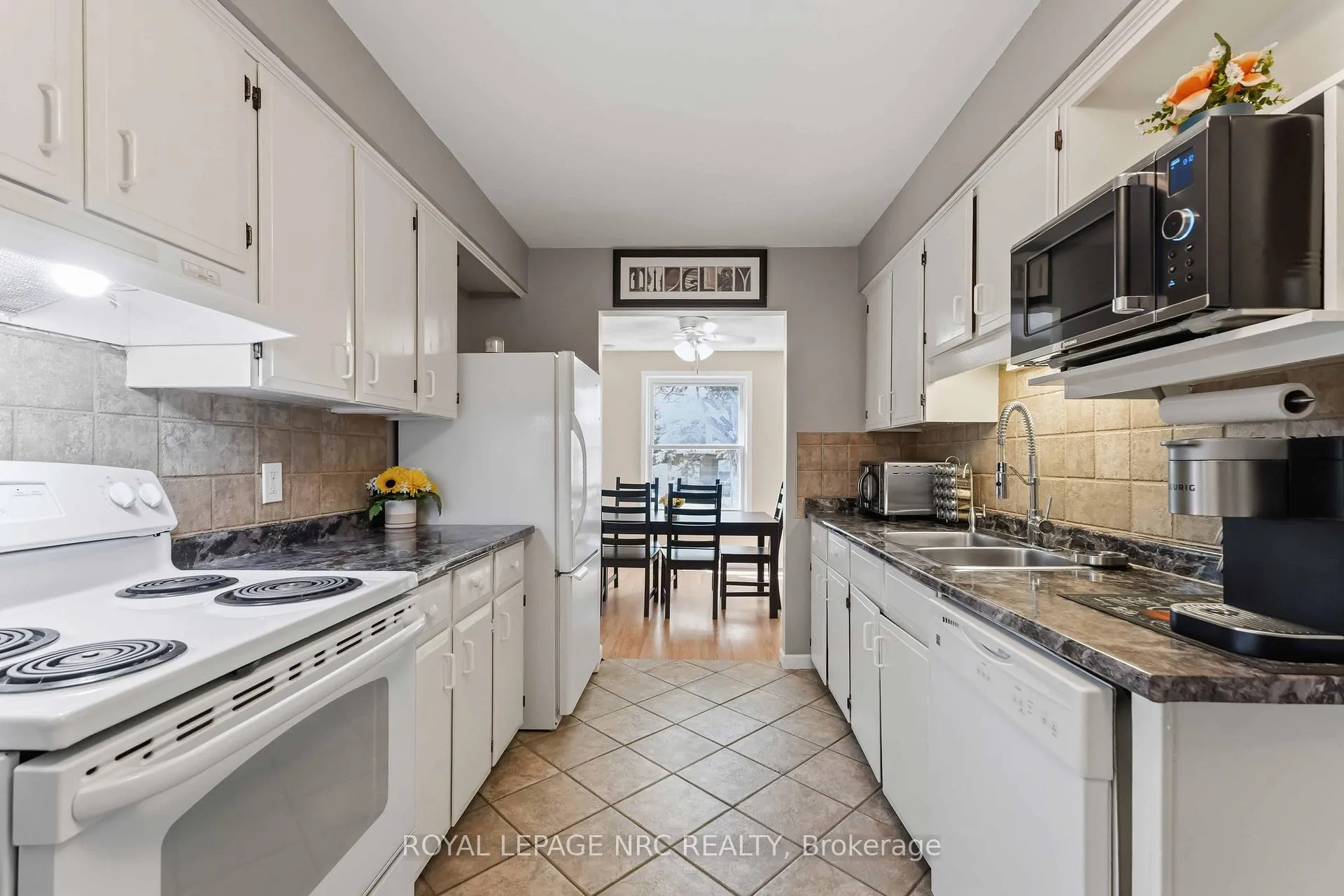 Photo 12 of 6583 Harmony Avenue, Niagara Falls, West Wood — HOMEH