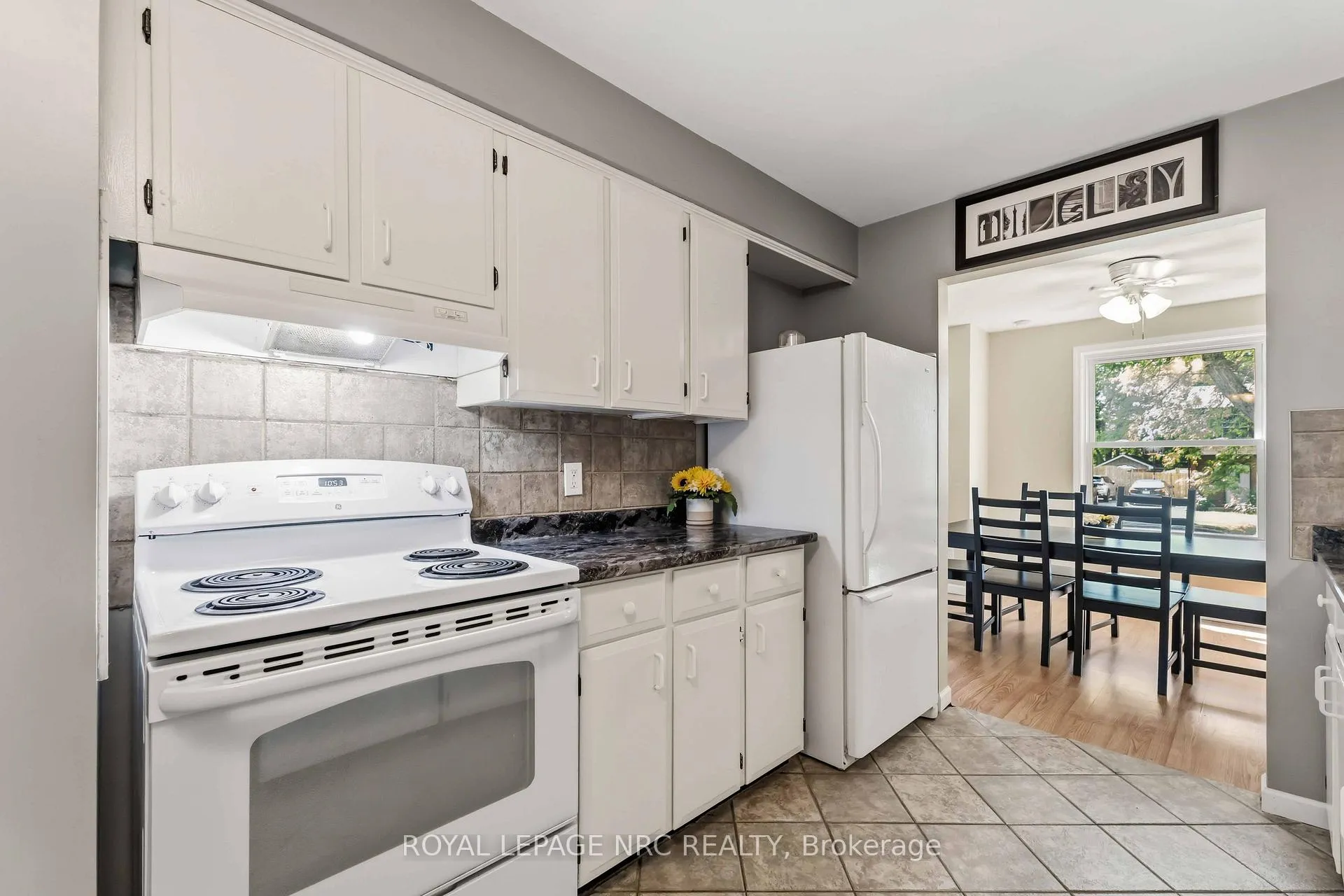 Photo 13 of 6583 Harmony Avenue, Niagara Falls, West Wood — HOMEH