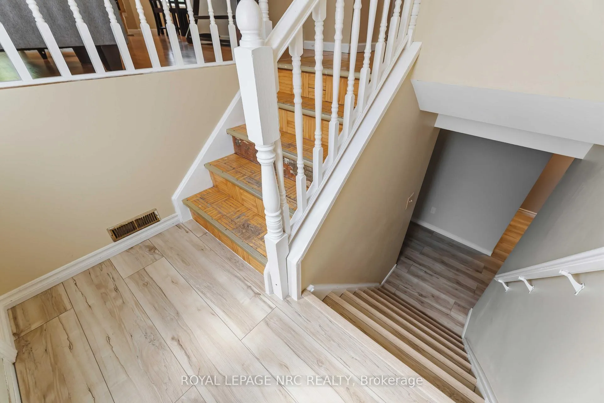 Photo 20 of 6583 Harmony Avenue, Niagara Falls, West Wood — HOMEH