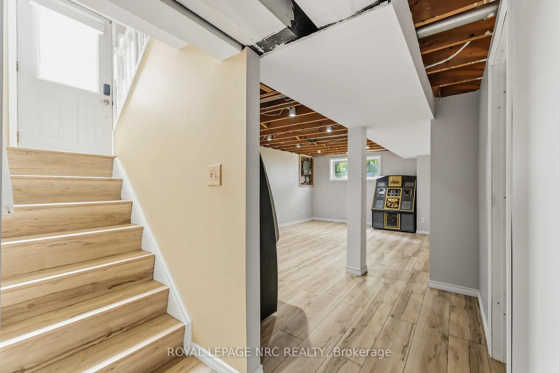 Photo 21 of 6583 Harmony Avenue, Niagara Falls, West Wood — HOMEH