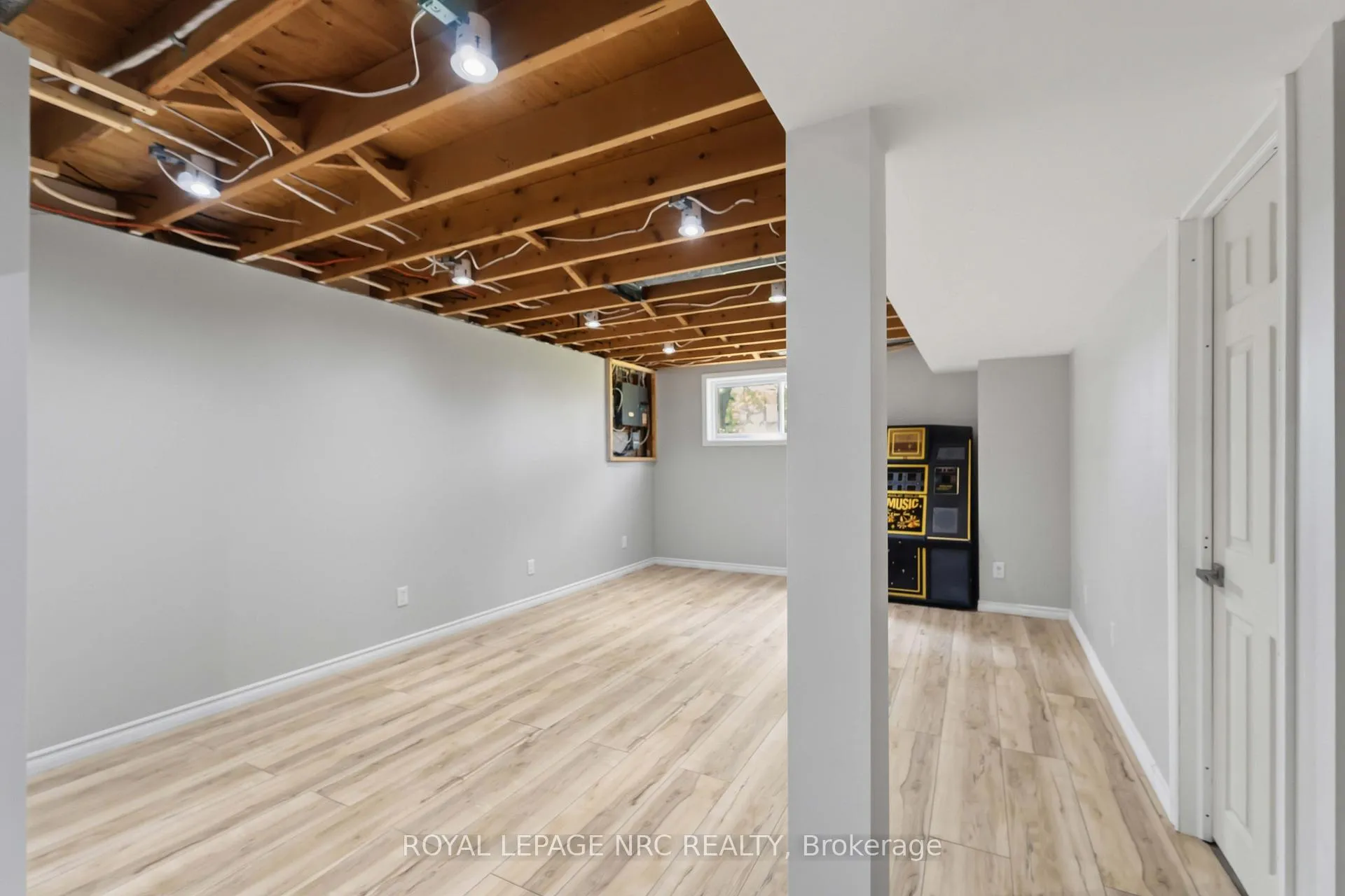 Photo 24 of 6583 Harmony Avenue, Niagara Falls, West Wood — HOMEH