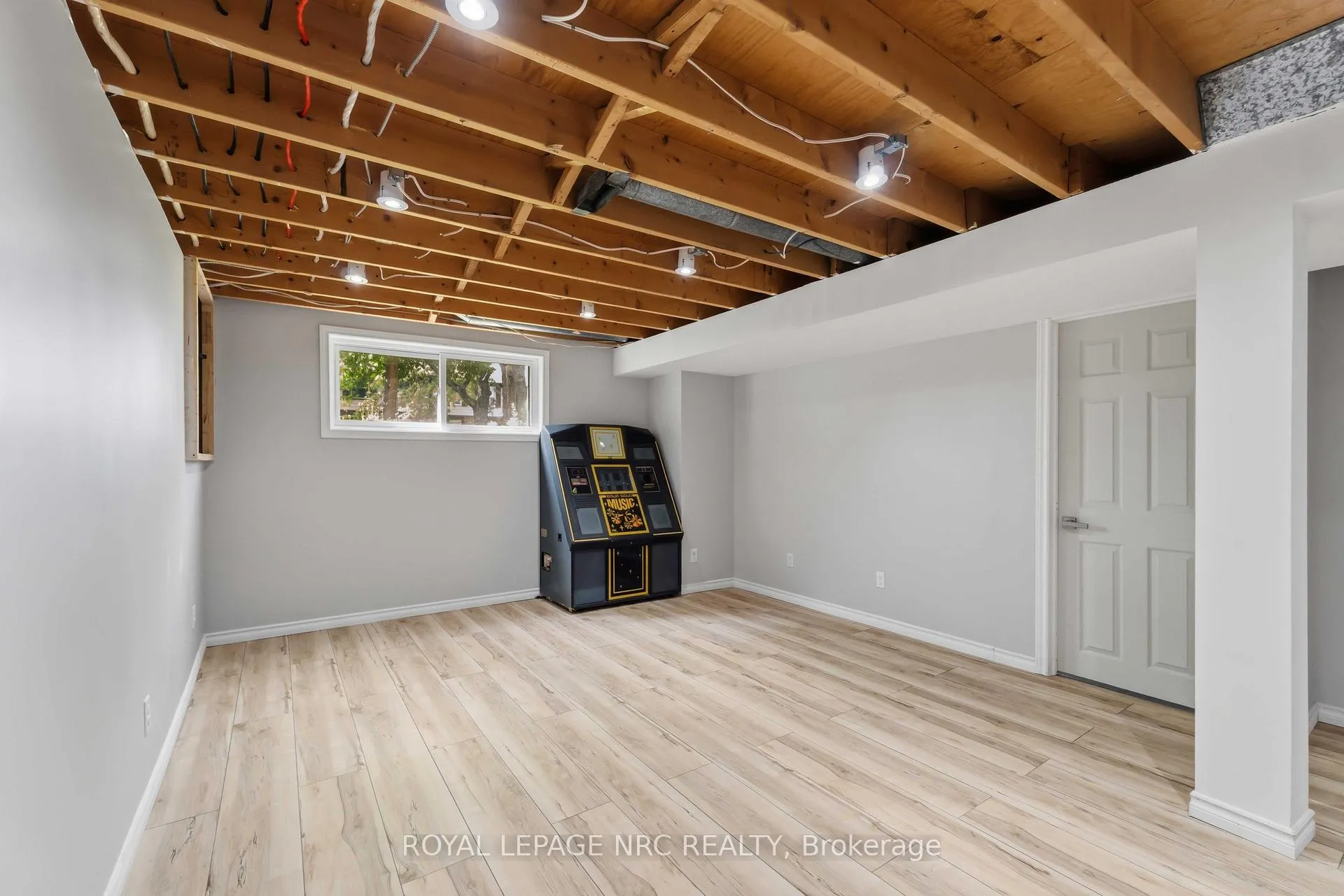 Photo 26 of 6583 Harmony Avenue, Niagara Falls, West Wood — HOMEH