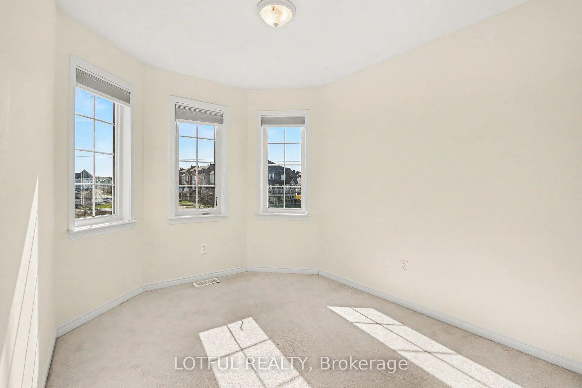 Photo 24 of 836 Kennacraig Private, Ottawa, Barrhaven - Stonebridge — HOMEH