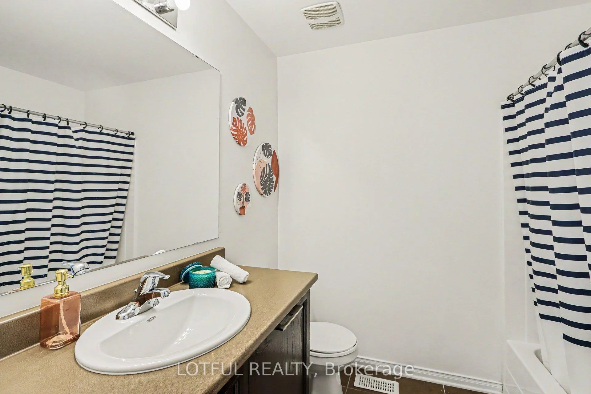 Photo 28 of 836 Kennacraig Private, Ottawa, Barrhaven - Stonebridge — HOMEH