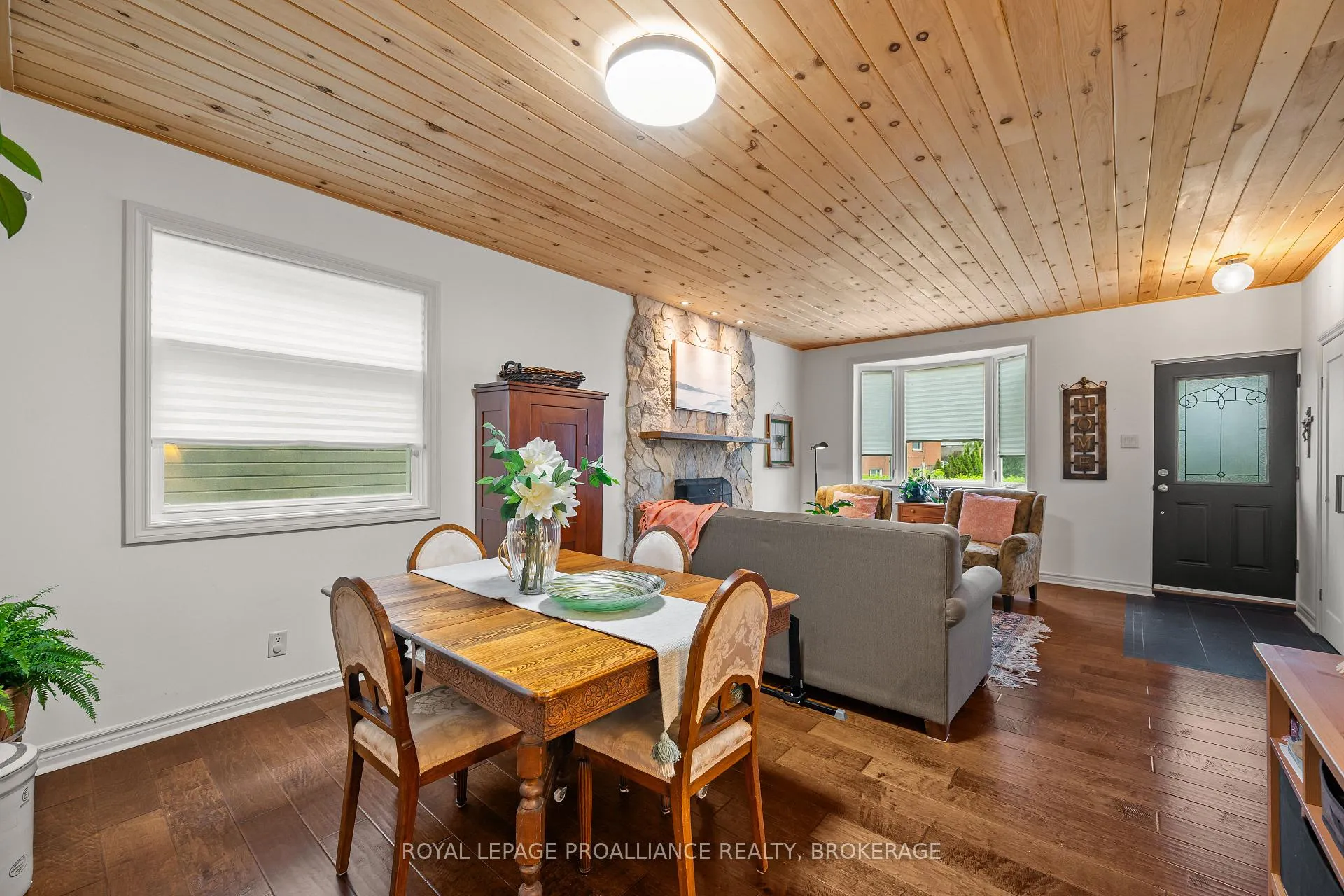 Photo 11 of 115 James Street, Kingston, East of Sir John A. Blvd — HOMEH