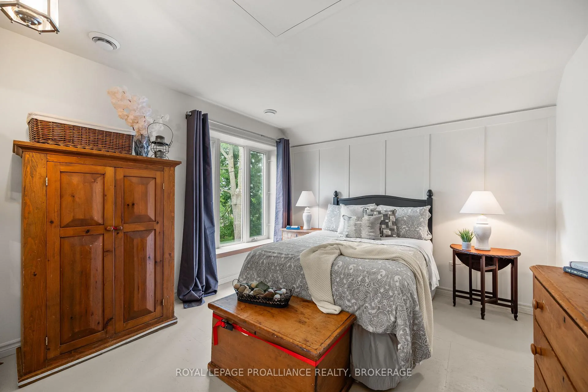 Photo 22 of 115 James Street, Kingston, East of Sir John A. Blvd — HOMEH