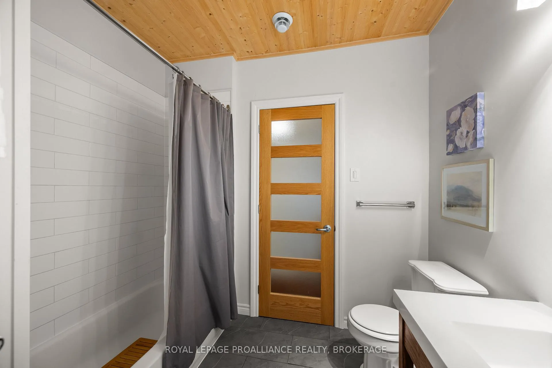 Photo 25 of 115 James Street, Kingston, East of Sir John A. Blvd — HOMEH