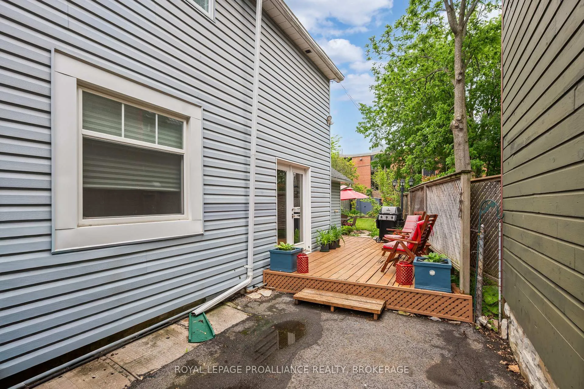 Photo 31 of 115 James Street, Kingston, East of Sir John A. Blvd — HOMEH