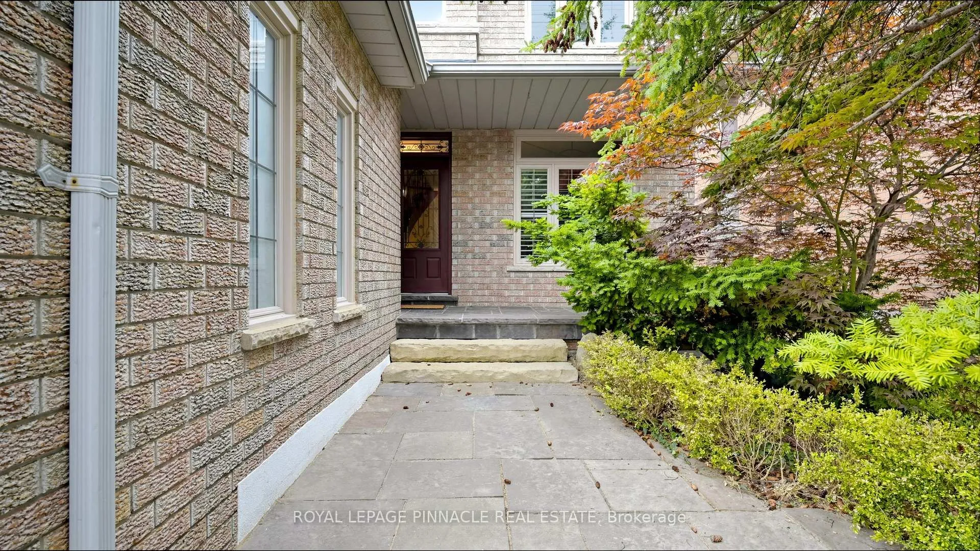 Photo 3 of 164 Anthony Avenue, Mississauga, Hurontario — HOMEH