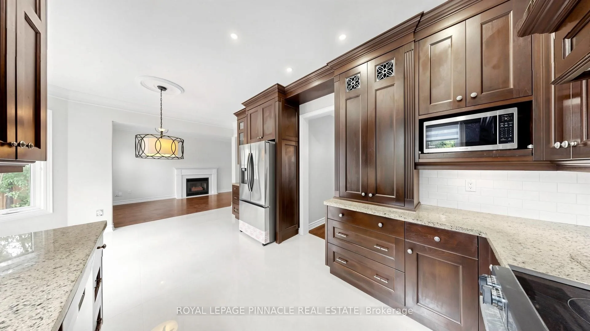 Photo 5 of 164 Anthony Avenue, Mississauga, Hurontario — HOMEH