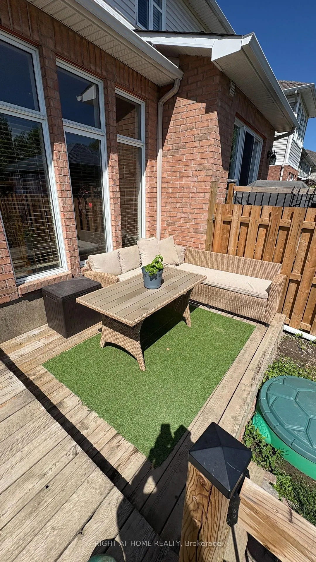 Photo 15 of 919 Schooner Crescent, Ottawa, Riverside South/Gloucester Glen — HOMEH