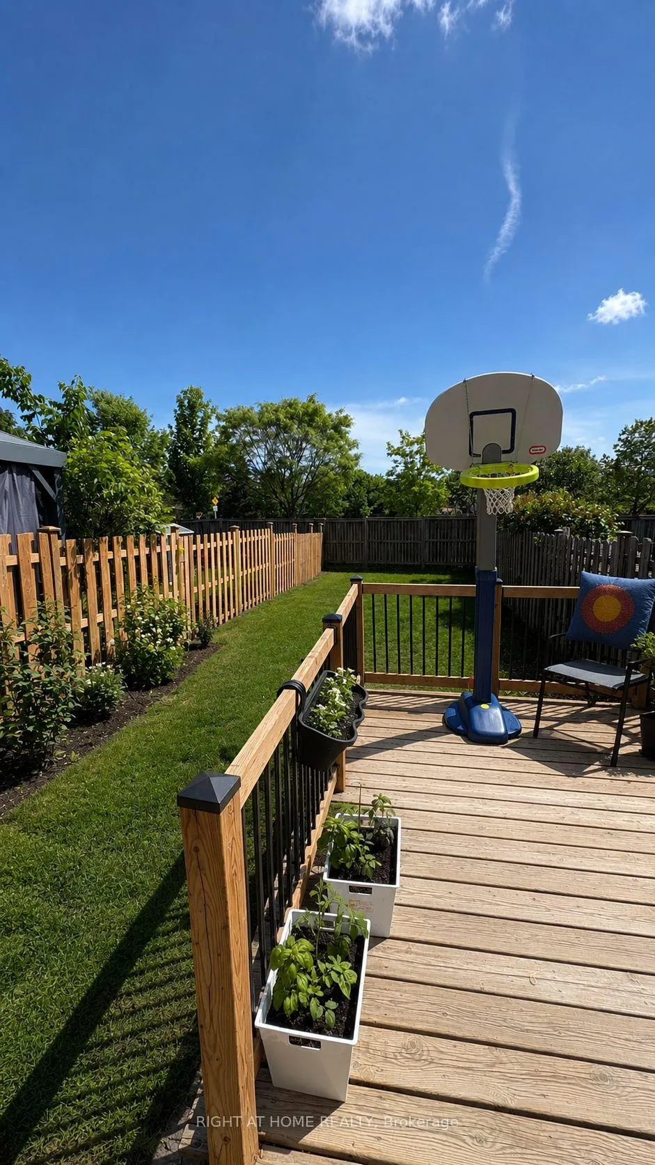 Photo 16 of 919 Schooner Crescent, Ottawa, Riverside South/Gloucester Glen — HOMEH