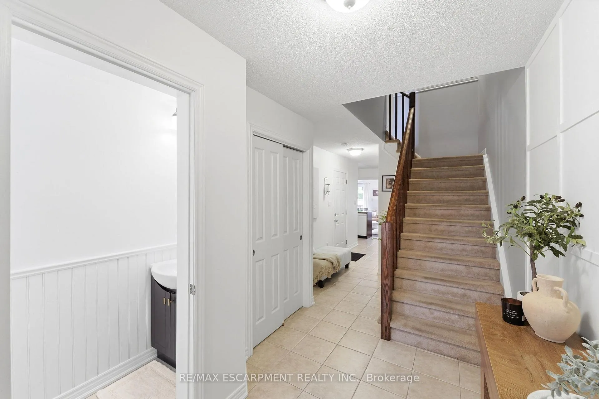 Photo 6 of Unit 2, 222 Fall Fair Way, Hamilton, Binbrook — HOMEH