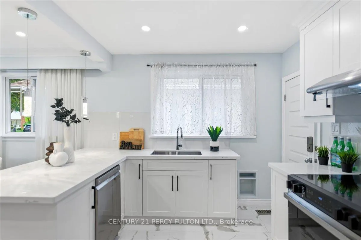 Photo 13 of 50 Mooregate Avenue, Scarborough, Ionview — HOMEH
