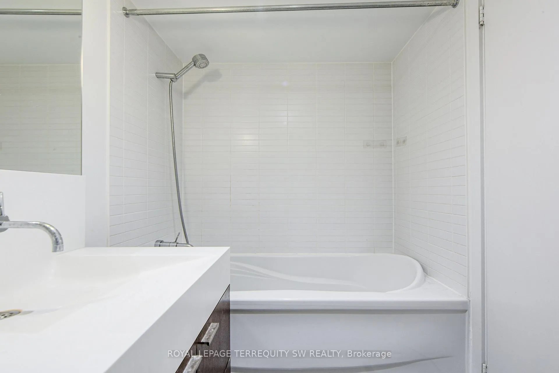 Photo 16 of Unit 707, 110 Charles Street E, Toronto, Church-Yonge Corridor — HOMEH