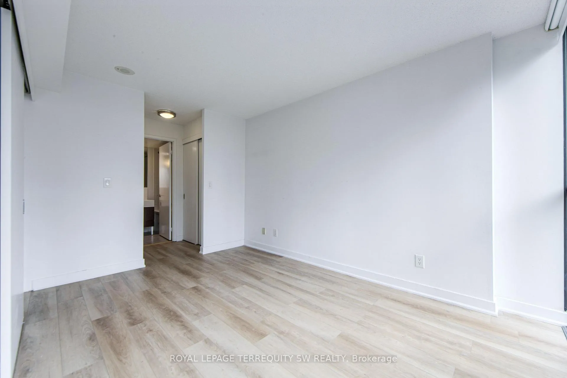 Photo 19 of Unit 707, 110 Charles Street E, Toronto, Church-Yonge Corridor — HOMEH