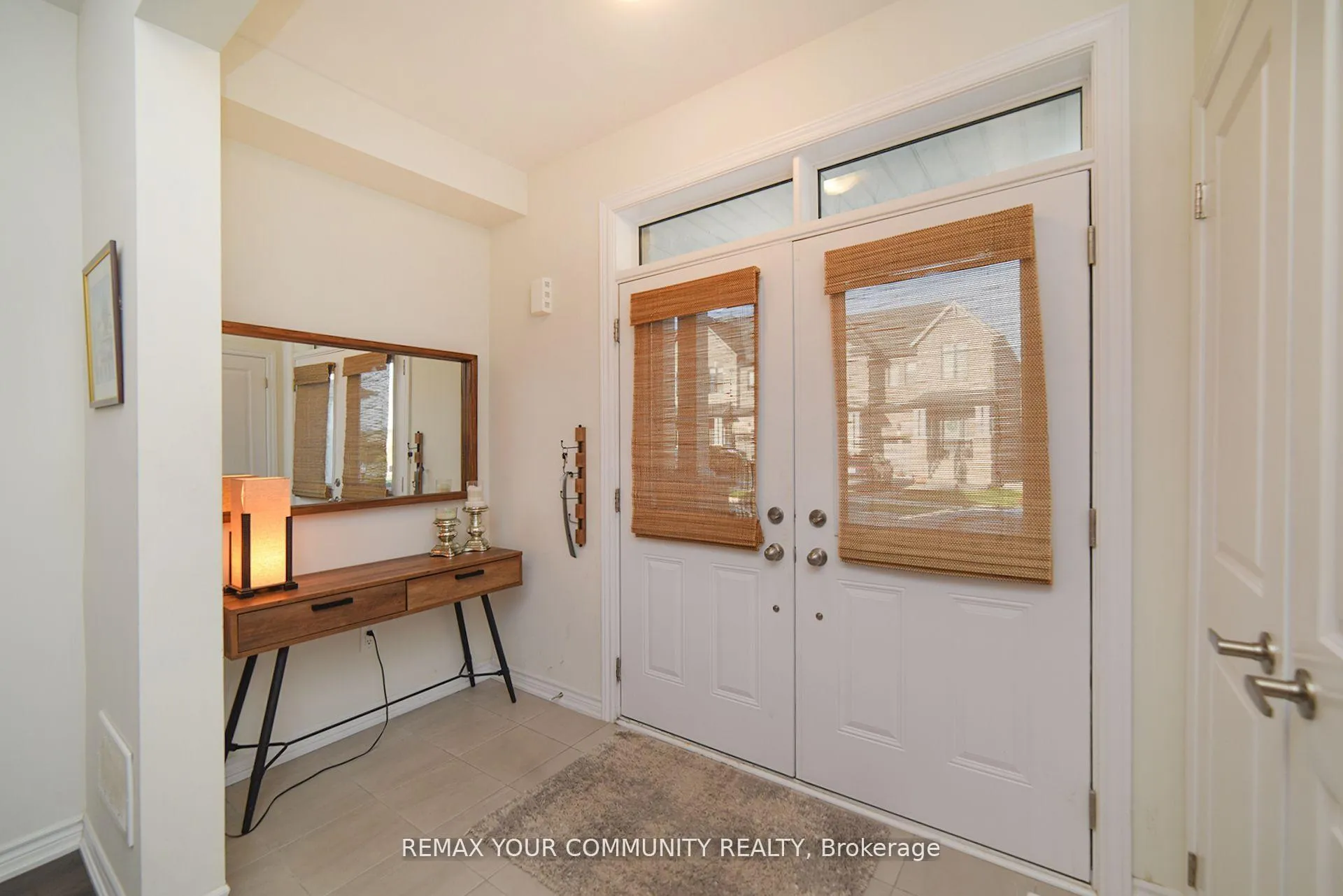 Photo 2 of 12 Viola Street, East Gwillimbury, Sharon — HOMEH
