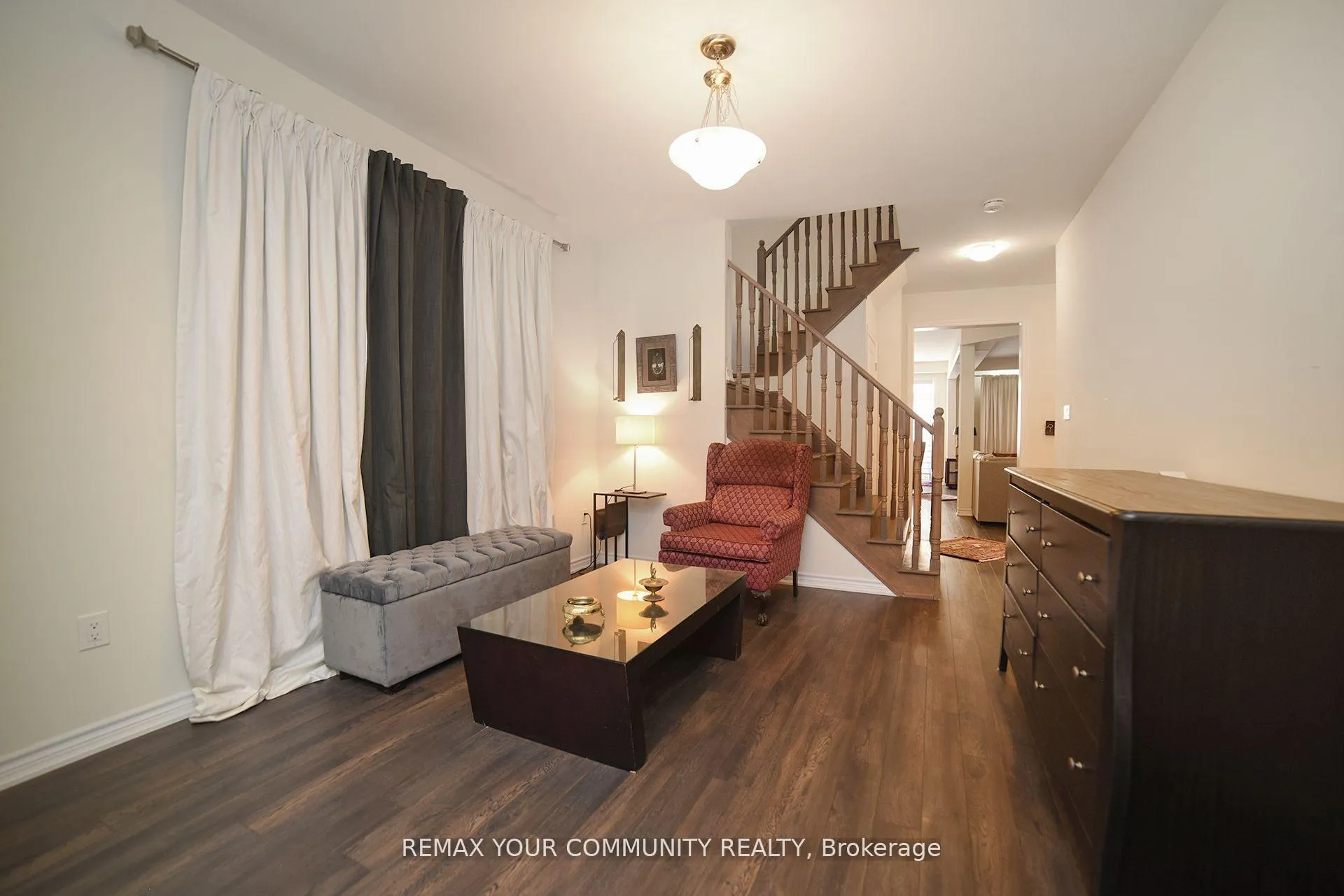 Photo 3 of 12 Viola Street, East Gwillimbury, Sharon — HOMEH