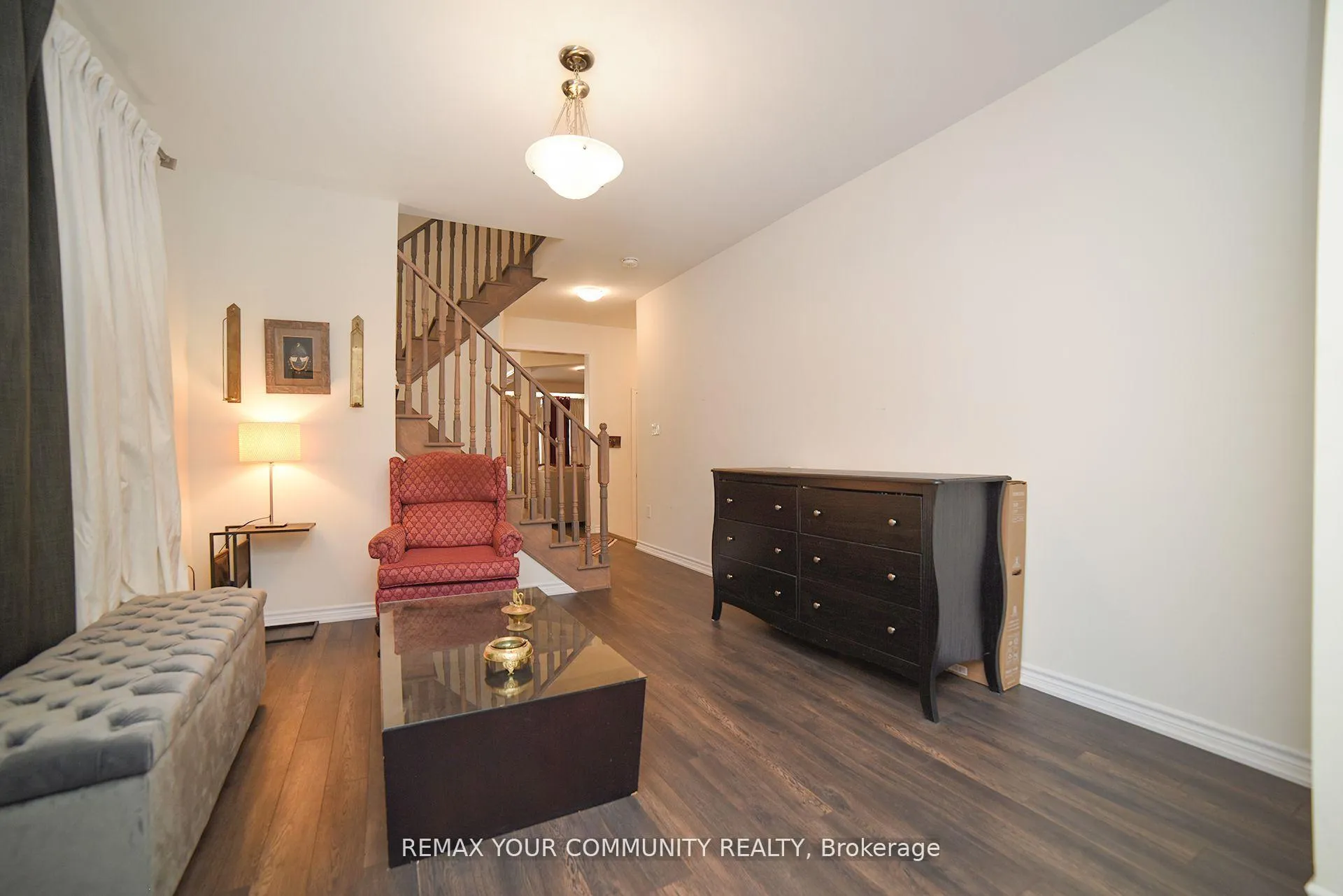 Photo 4 of 12 Viola Street, East Gwillimbury, Sharon — HOMEH