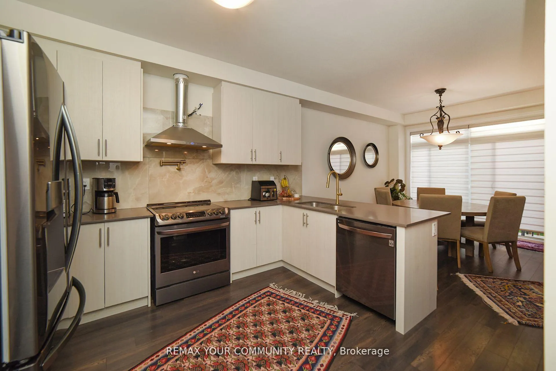 Photo 9 of 12 Viola Street, East Gwillimbury, Sharon — HOMEH
