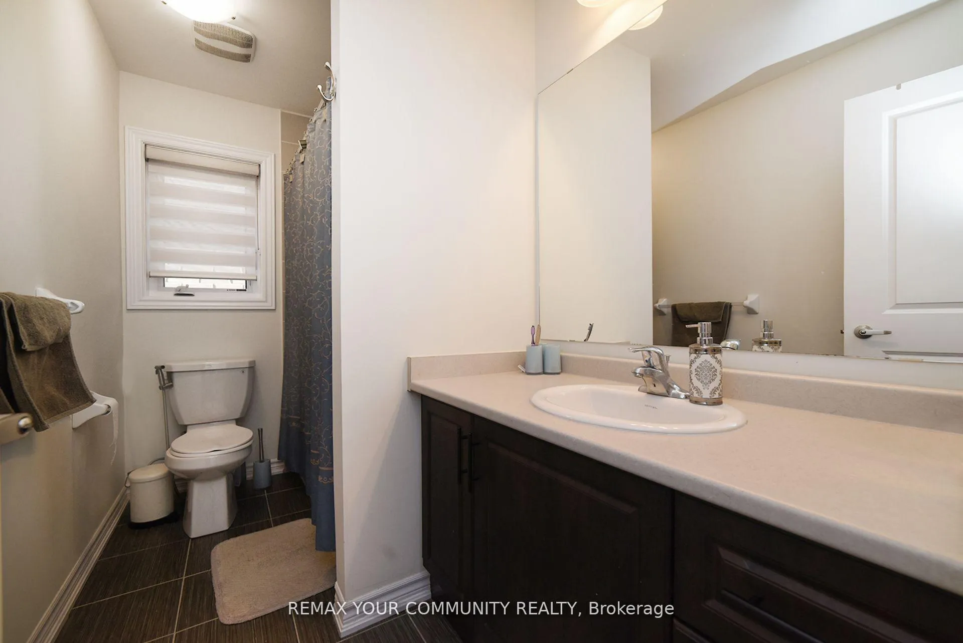 Photo 17 of 12 Viola Street, East Gwillimbury, Sharon — HOMEH