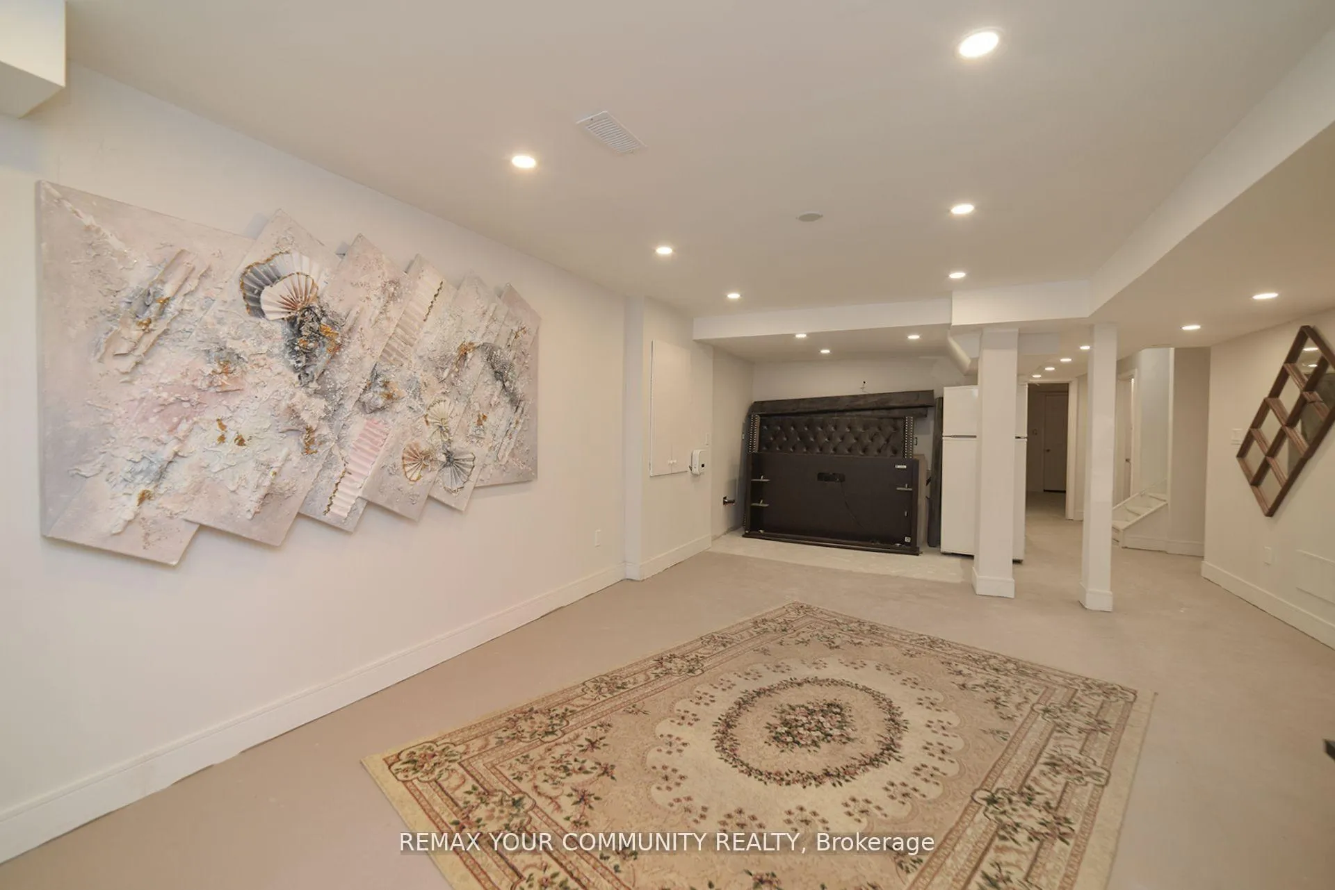 Photo 19 of 12 Viola Street, East Gwillimbury, Sharon — HOMEH