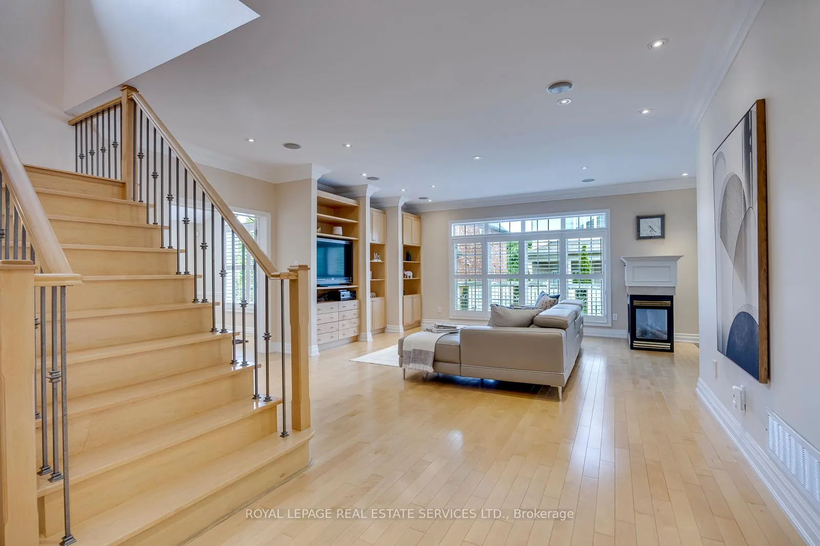 Photo 12 of 4 Avery Circle, Hamilton, Stoney Creek — HOMEH