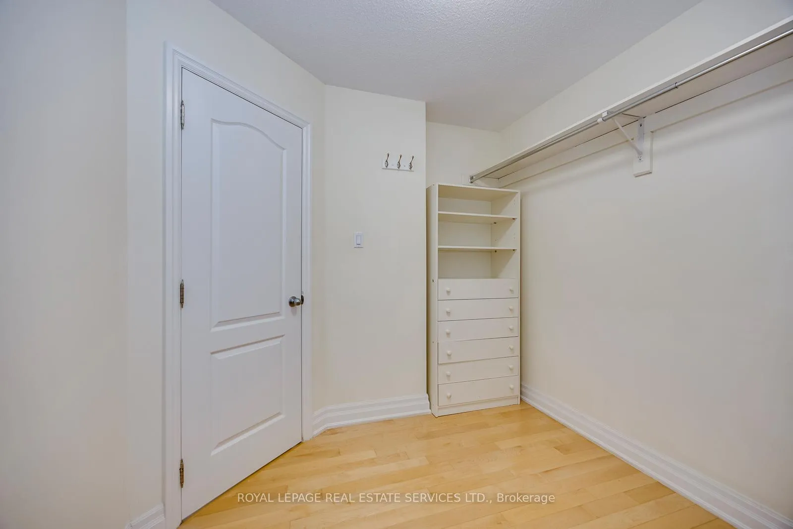 Photo 37 of 4 Avery Circle, Hamilton, Stoney Creek — HOMEH