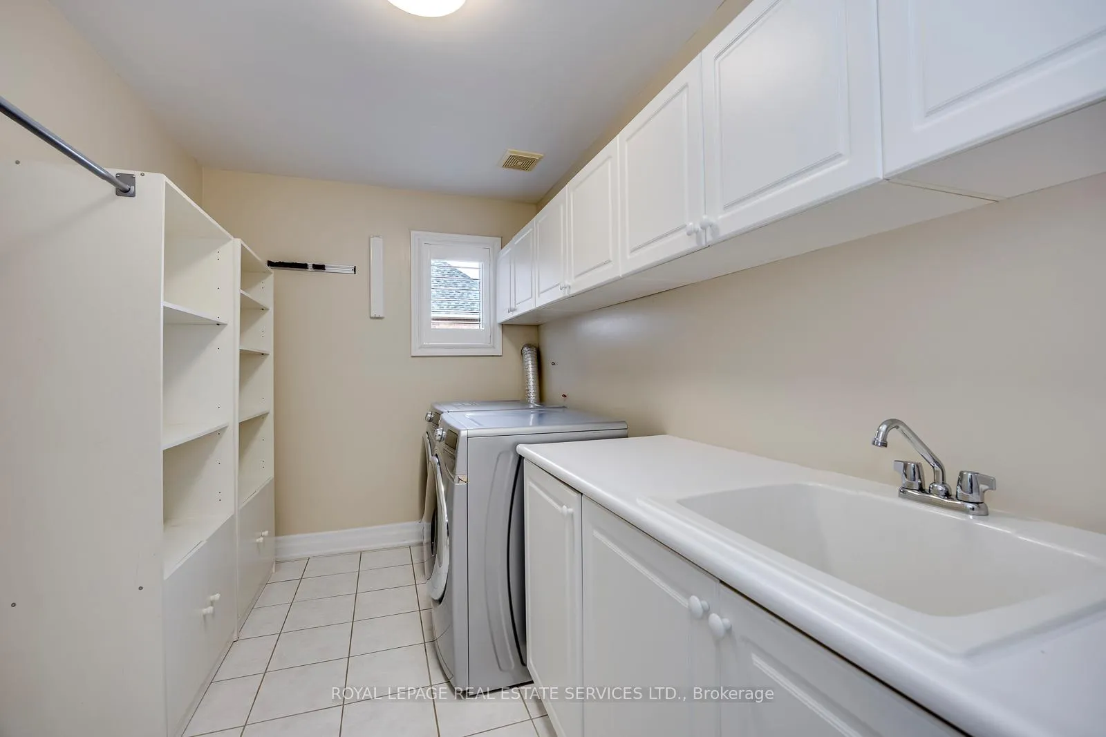 Photo 41 of 4 Avery Circle, Hamilton, Stoney Creek — HOMEH
