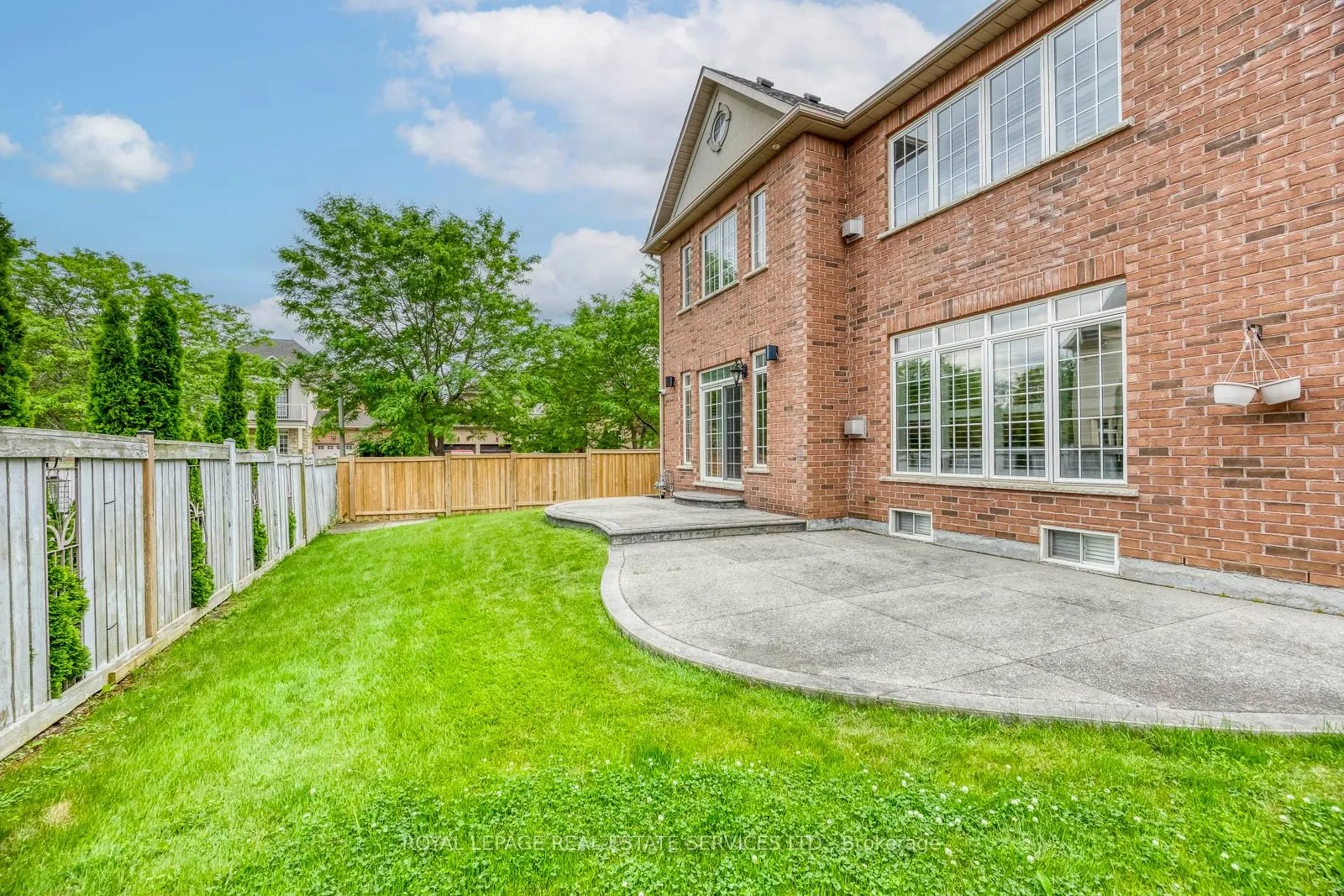 Photo 48 of 4 Avery Circle, Hamilton, Stoney Creek — HOMEH
