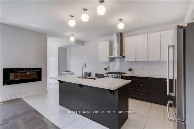 Photo 4 of 310 Barons Street, Vaughan, Kleinburg — HOMEH