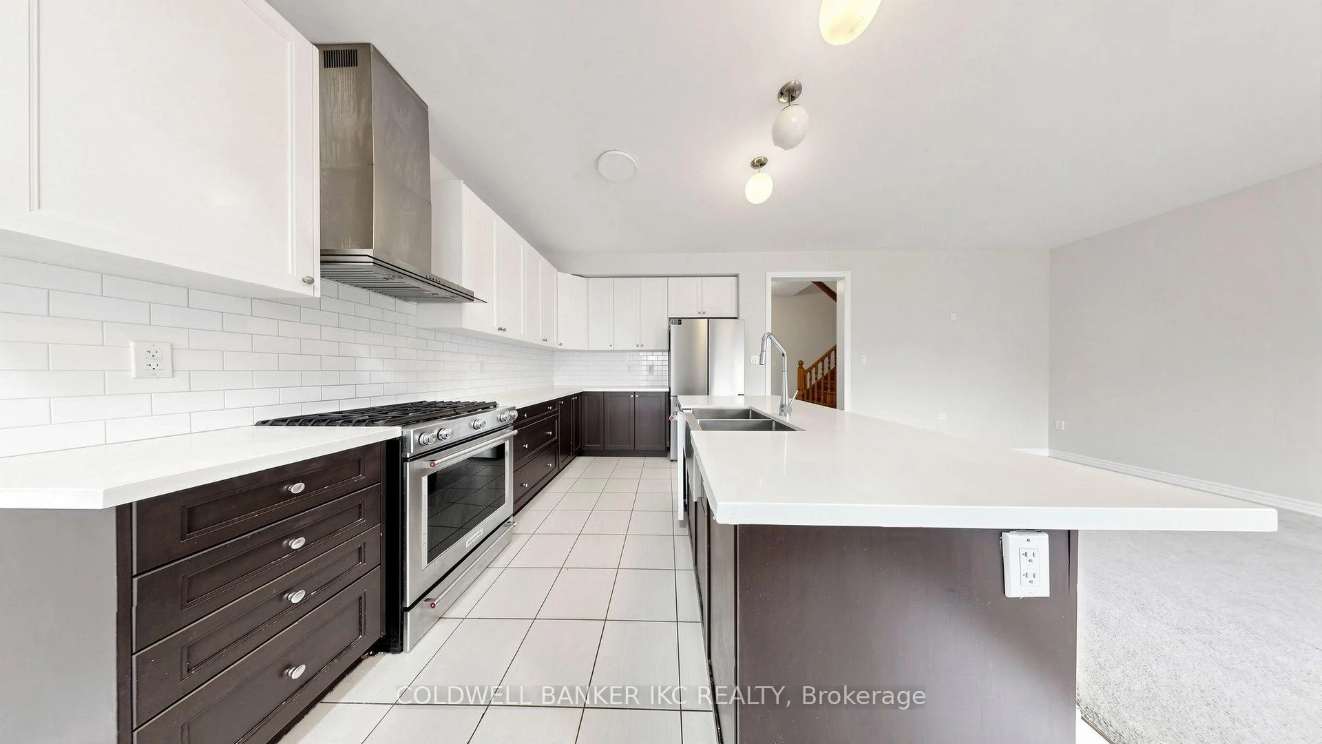 Photo 13 of 310 Barons Street, Vaughan, Kleinburg — HOMEH