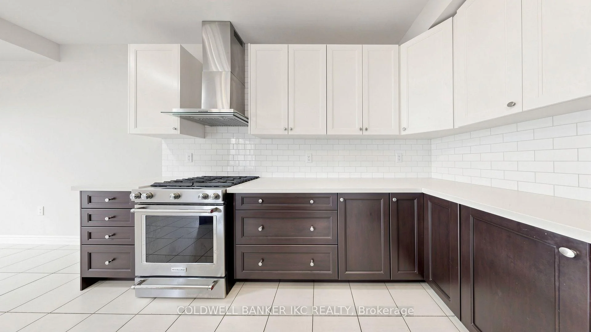 Photo 14 of 310 Barons Street, Vaughan, Kleinburg — HOMEH