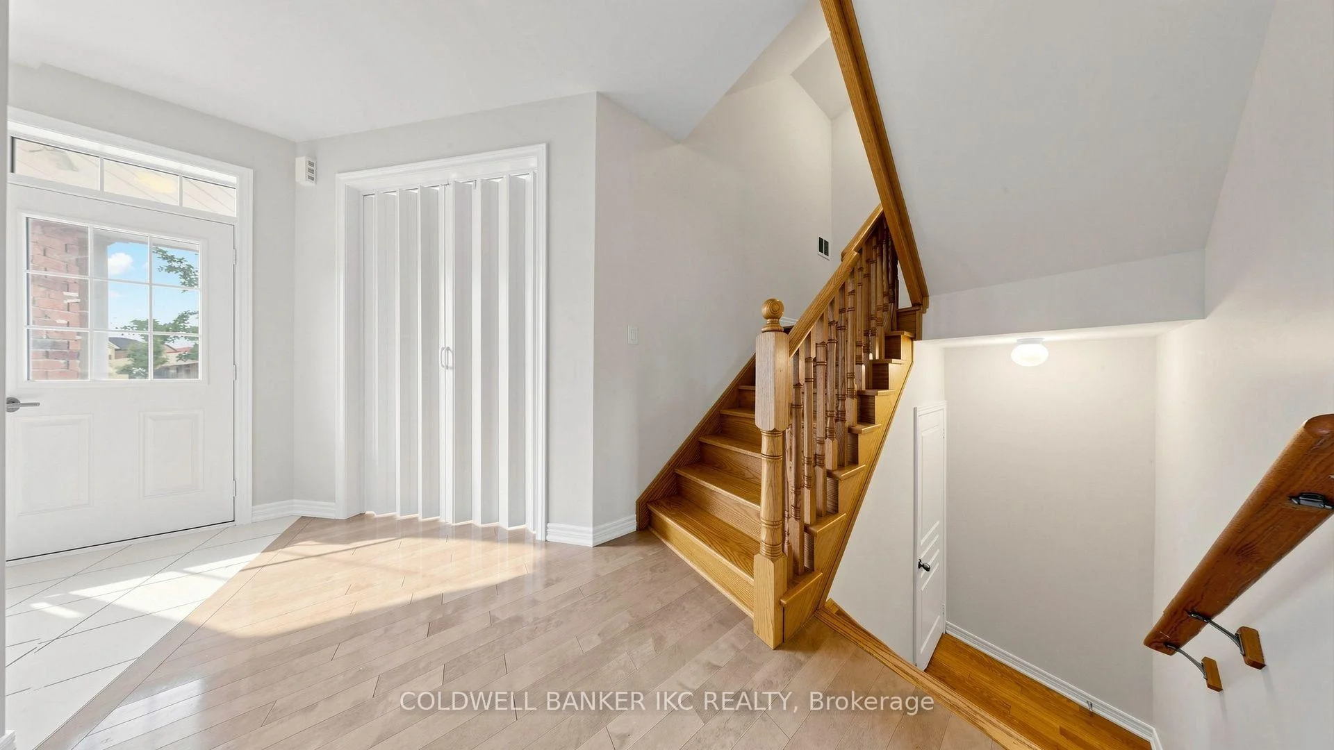 Photo 17 of 310 Barons Street, Vaughan, Kleinburg — HOMEH