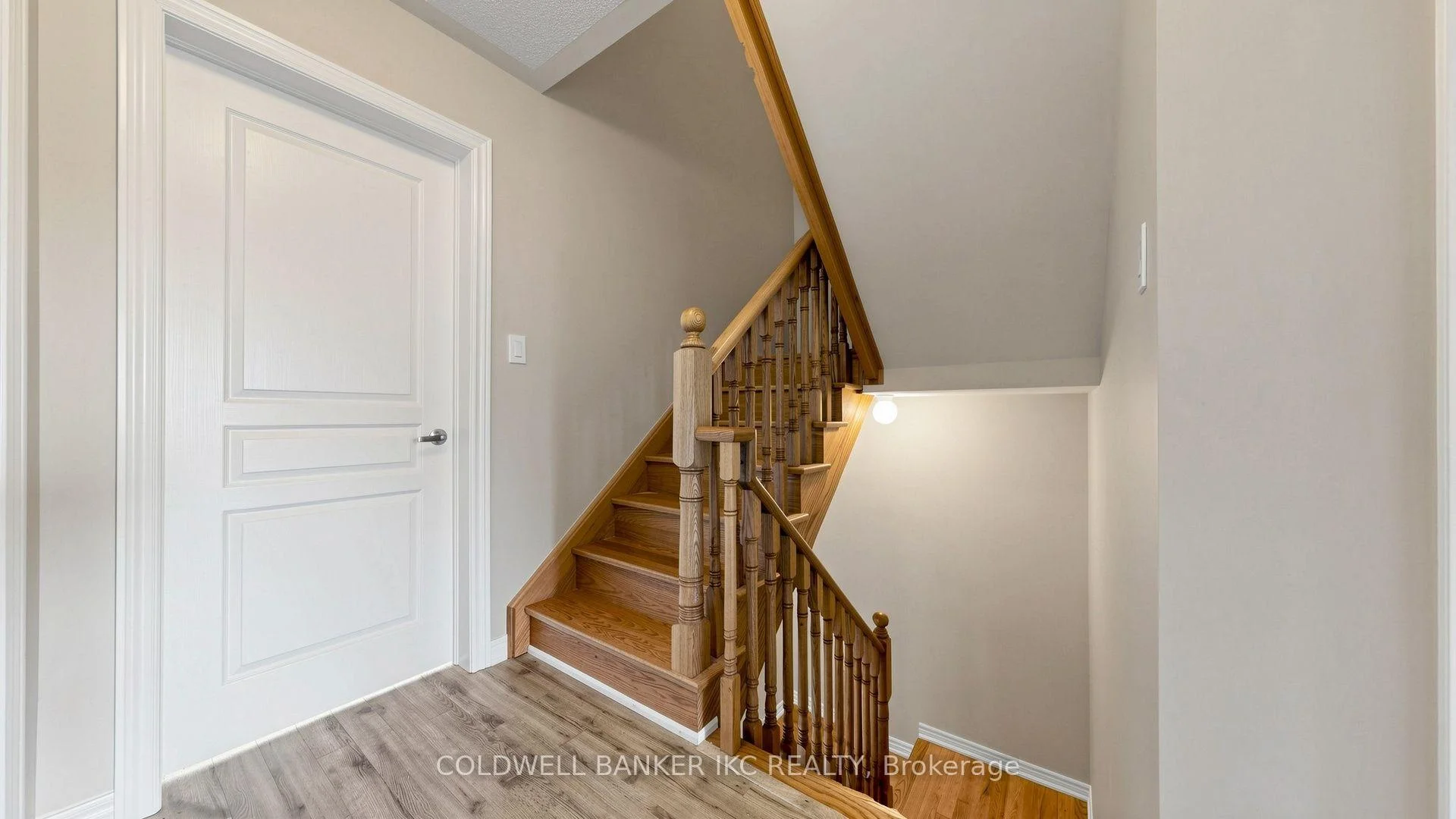 Photo 19 of 310 Barons Street, Vaughan, Kleinburg — HOMEH