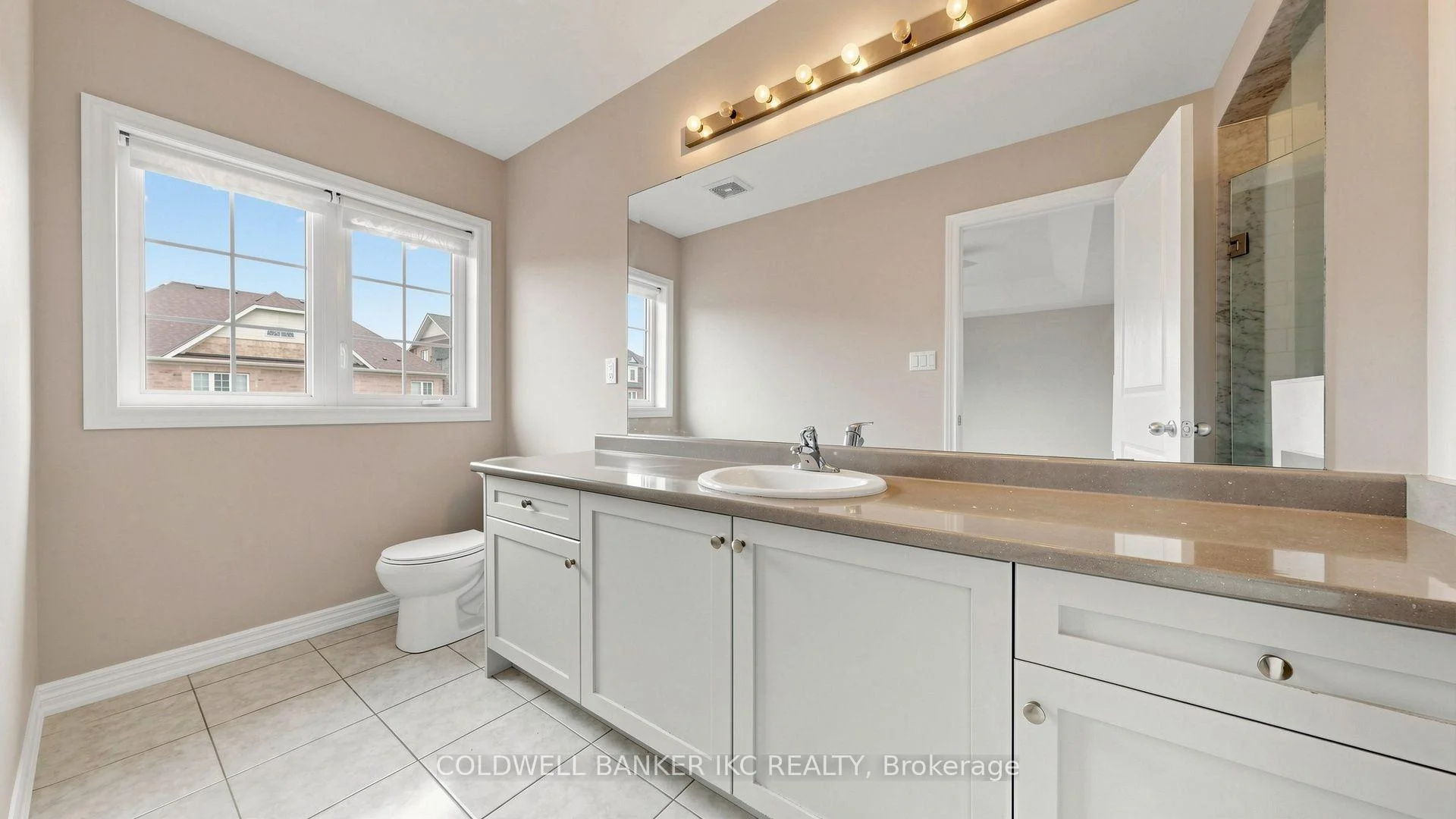 Photo 23 of 310 Barons Street, Vaughan, Kleinburg — HOMEH