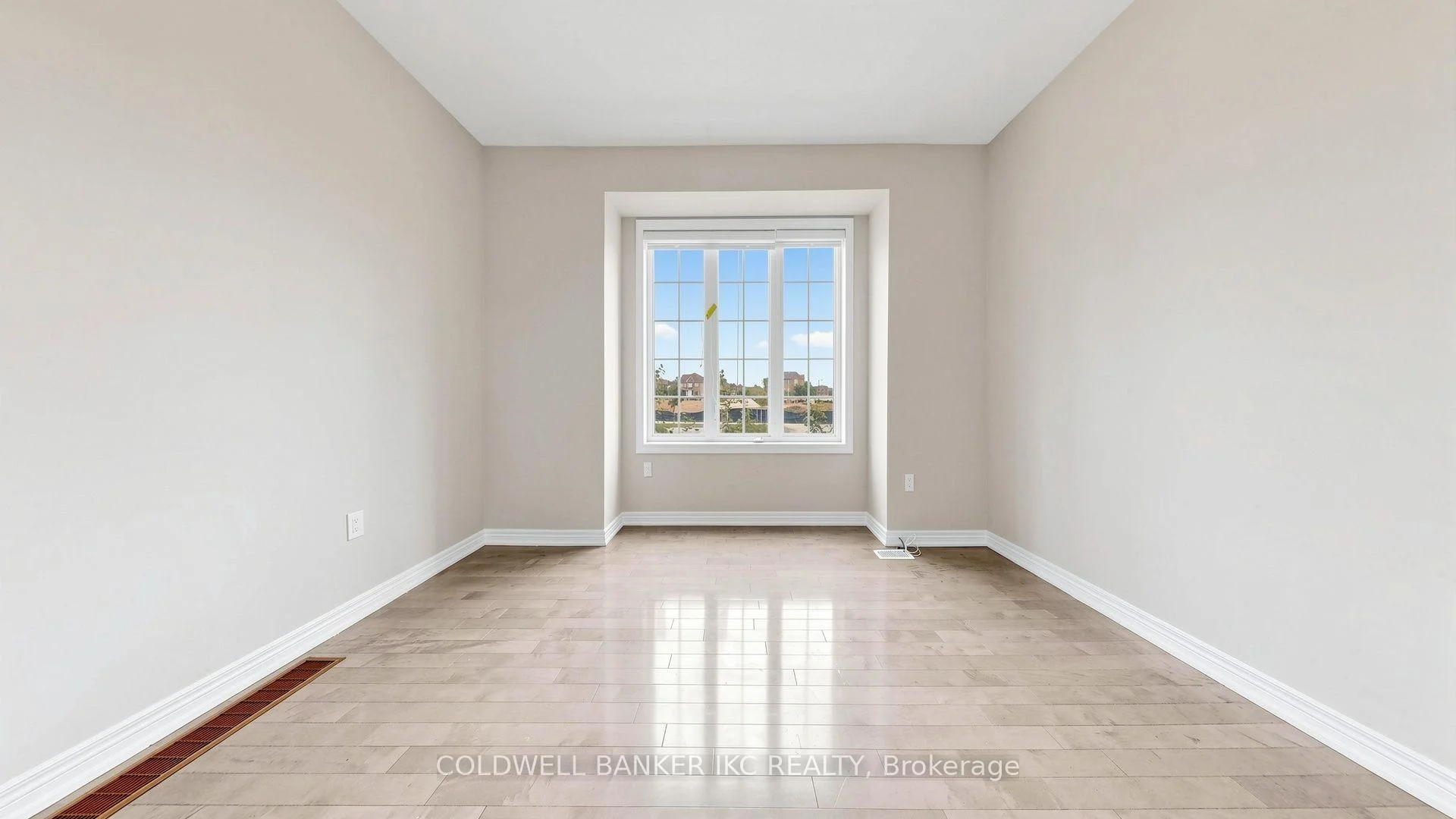 Photo 27 of 310 Barons Street, Vaughan, Kleinburg — HOMEH