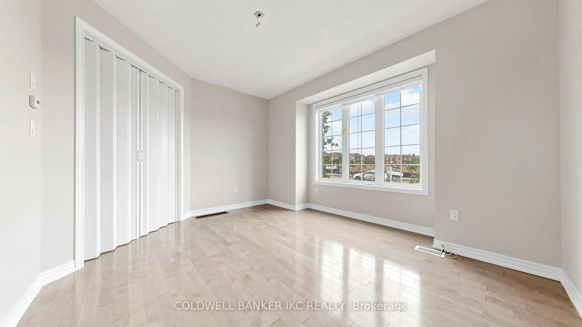 Photo 28 of 310 Barons Street, Vaughan, Kleinburg — HOMEH