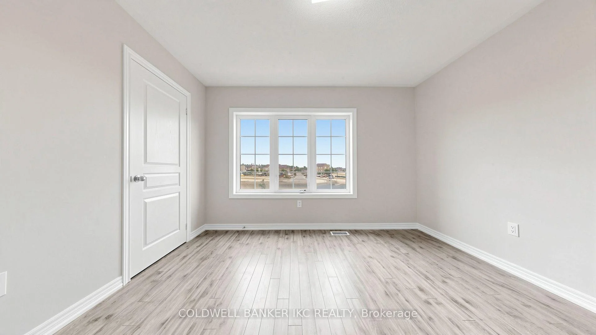 Photo 31 of 310 Barons Street, Vaughan, Kleinburg — HOMEH
